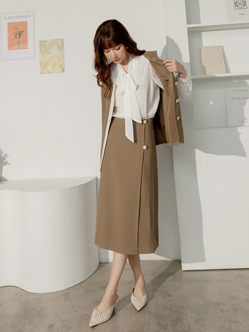 質感造型雙釦後開衩長裙