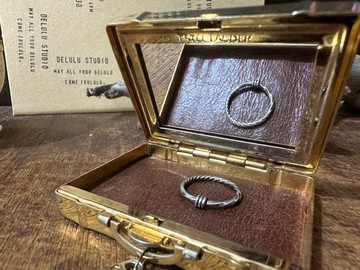 手作銀飾— 纏繞與扭轉交織的圈戒 925純銀 戒指 飾品 硫化銀飾