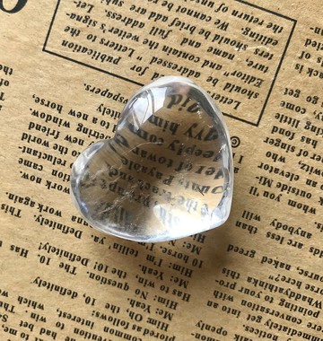 透亮白水晶心心 手握 手把玩 水晶原礦 擺設 原石 crystal