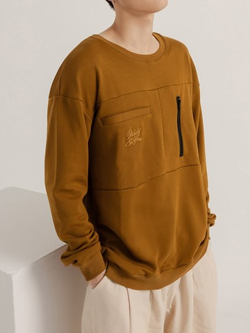 素色圓領設計刺繡假口袋長袖大學T