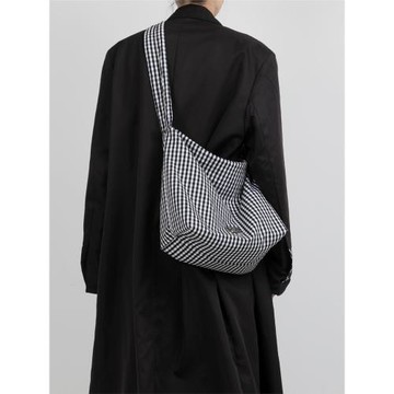 木川卡潮版原創設計運動斜挎包時尚格子單肩餃子包女2025新款