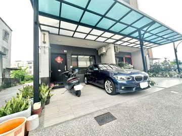 岡山台一線/臨路大地坪/裝潢超美雙車墅｜高雄市岡山區灣裡路