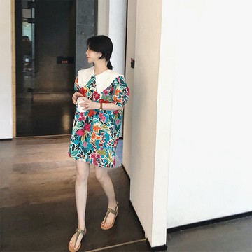氣質田園風度假寬松甜美溫柔風娃娃領短款碎花連衣裙女2022夏新款