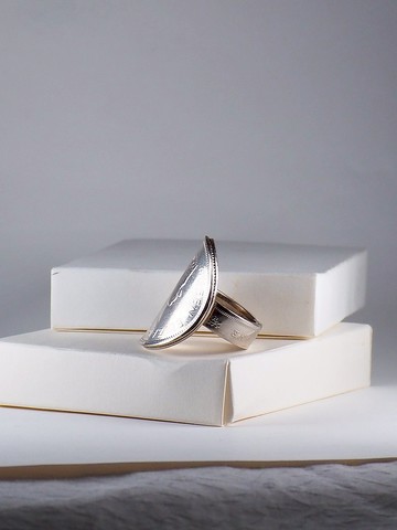 香港一元戒指配大一元