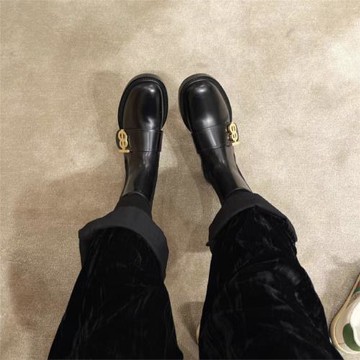 羊皮版~復古風字母扣真皮煙筒靴女瘦瘦靴厚底中筒馬丁靴切爾西靴