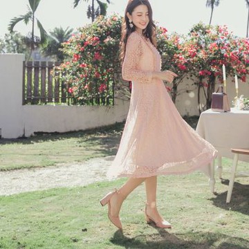 OB嚴選-婚禮穿搭蕾絲雕花打褶荷葉造型長洋裝《DA7316-》