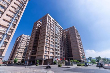 ★專約★左營【合群新城義區】雙衛開窗大坪數+平車｜高雄市左營區海景街