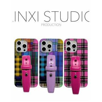 韓系格子芭比原創小眾設計復古INS風簡約時尚手腕帶15手機殼適用于蘋果14promax保護套13大孔鏡頭12防摔套