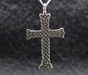 凱爾特繩結飾品十字架。凱爾特十字架中古世紀風格繩結。