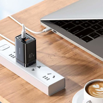 激能系列47W GaN雙口快充旅行充電器CH8931 黑色