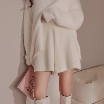 舒柔仿貂毛寬鬆短褲-白【KT201305】