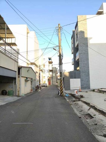 87期重劃區旁|前後臨路|方正美建地92147｜高雄市岡山區劉厝段