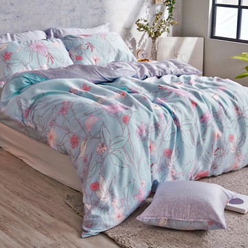 戀家小舖 40支天絲 床包兩用被套 柔軟親膚 寬大包覆 正反雙花卉圖案  床包 + 兩用被套 + 枕套  床包 182 x 212cm + 兩用被套 182 x 212cm + 枕頭套 45 x 75cm  花彩童話藍