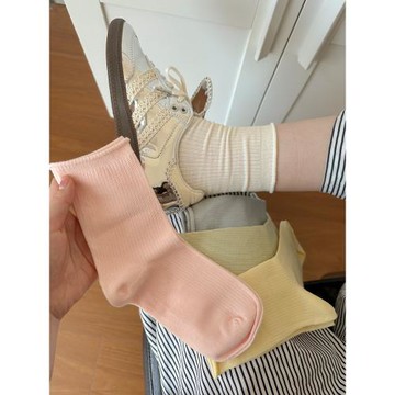 堅果媽咪 白色卷邊襪子女中筒春秋冬季運動日系棉純色堆堆長襪