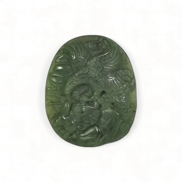 《博古珍藏》天然和闐菠菜碧玉雕大鵬展翅圖玉牌．玉珮項鍊配飾．老坑料溫潤．行家首選．超值回饋