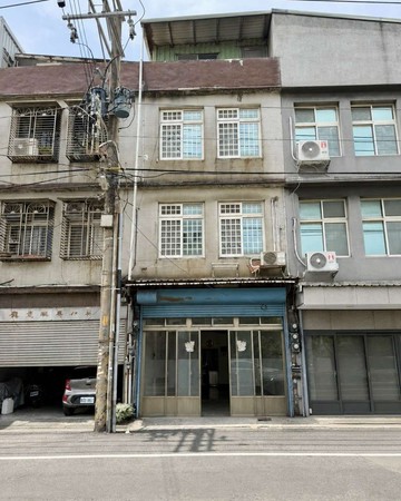 專任 新豐透天美店面~前後臨路~ 價好談｜新竹縣新豐鄉建興路一段