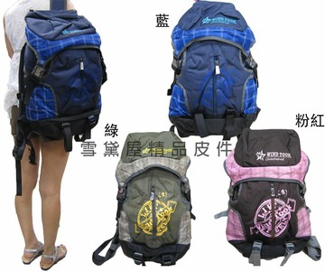 限時 滿3千賺10%點數↘ | ~雪黛屋~WIND-TOOK 後背包大容量35L個性格紋設計可A4資料夾電腦可隔離髒濕衣物防水尼龍布男女適HWT0007