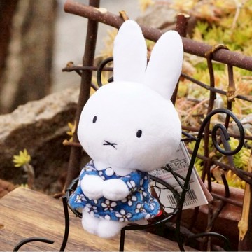 MIFFY 米菲兔 生日花裙 造型玩偶 坐姿 筆架 藍衣服 日本代購