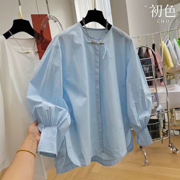 初色 新中式寬鬆圓領長袖盤扣襯衫T恤上衣女上衣-共2色-37228(M-2XL可選)