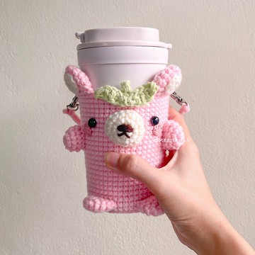 粉紅小熊咖啡套 16 盎司 |可愛的鉤針編織，舒適的冰飲