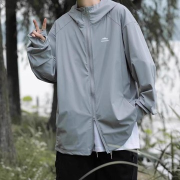 輕薄透氣男款衝鋒衣冰絲防曬衣男款外穿速幹吸汗防紫外線防風遮陽 抗UV 多功能 連帽外套 防曬服 夾克 拉鍊外套 風衣外套