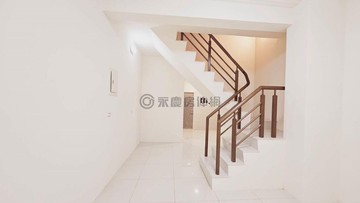 三民高醫熱河蛋黃區鬧中取靜整棟翻新透天｜高雄市三民區孝順街