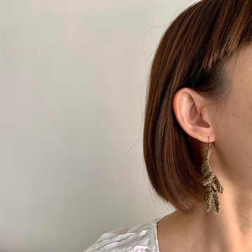 手工鈎織垂釣耳環  |  蕨  |  植物染灰色