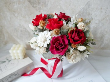 自然型手綁不凋捧花【嫣紅柔綠】永生捧花/拍婚紗/婚禮捧花/登記