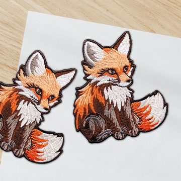 【刺繡布貼】坐姿小狐狸