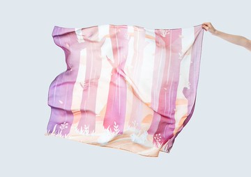 森林夢春兔，天絲絲巾。絲巾。純絲