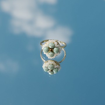 描邊白綠小花戒指