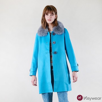 KeyWear奇威名品    經典狐狸毛領毛呢手工大衣-水藍色