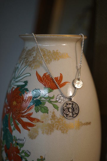 日本1967年後五十円縷空項鏈