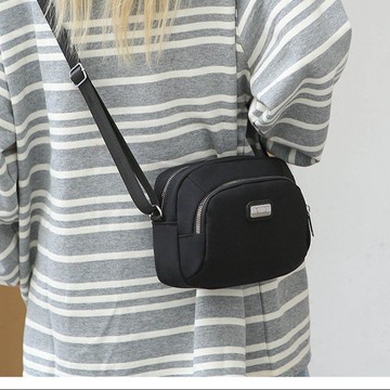 女士尼龍斜背包側背包 牛津布女包斜挎小包休閑帆布包女夏季包包多層輕便尼龍單肩包簡約