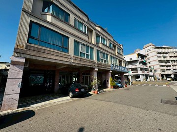 震後釋出店住合一｜烏日明道商圈臨路店面別墅可三車｜台中市烏日區長春街