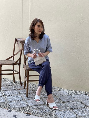 亞麻襯衫，四分之三袖，自然色。卡特里娜襯衫