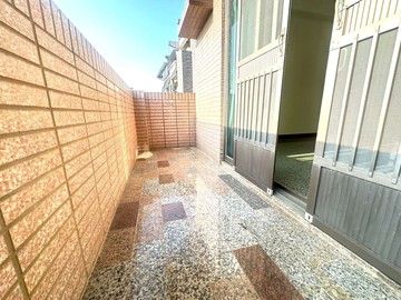 阿欣⭐湖內區公所．雙衛浴開窗．26坪三房．電梯公寓｜高雄市湖內區自強街