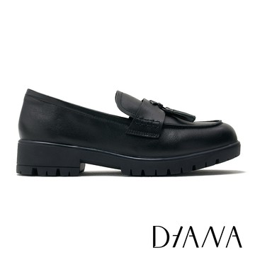 DIANA  復古流蘇真皮中跟樂福鞋 黑色 #55271