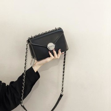 網紅質感小眾包包女2025春夏新款女包百搭時尚今年流行斜挎小包潮