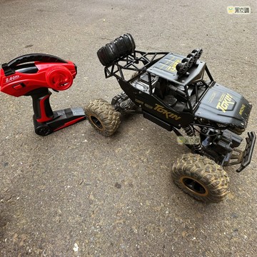 寶貝屋 遙控攀爬車 37cm 大腳車 2.4g 4wd 遙控車 攀岩車 越野車 四驅 遙控汽車 越野