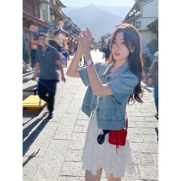 曾小咸 甜美可人 新中式藍色牛仔襯衫女夏季復古寬松薄款短袖上衣