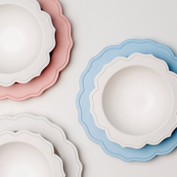 旖旎翡冷翠花型碗盤 海洋中的野餐日（藍）