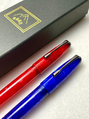 3952老山羊-布萊梅 紅/藍 鍍金刀尖(金小刀)鋼筆