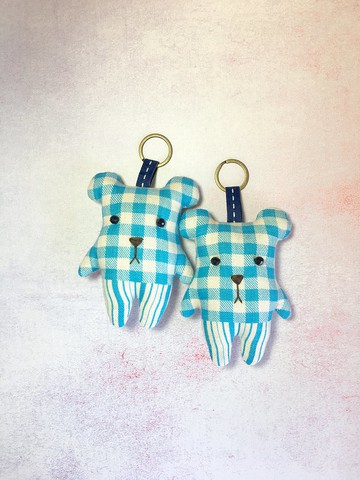 +藍格紋+熊熊鑰匙圈一入