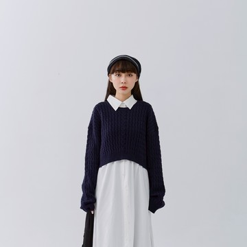 QUEENSHOP_F 女裝 長袖 麻花造型短版針織毛衣 四色售 現+預 【01071217】