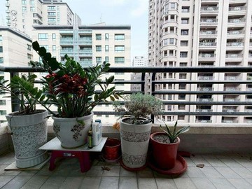 【虹誼】農十六｜新都心超棒4房平移車位｜雙陽台｜高雄市鼓山區龍德路