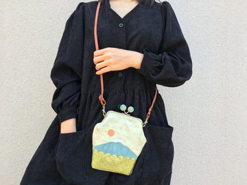 手機包 吻鎖口金包包 斜背小包 側背包 單肩背包 金抹富士山