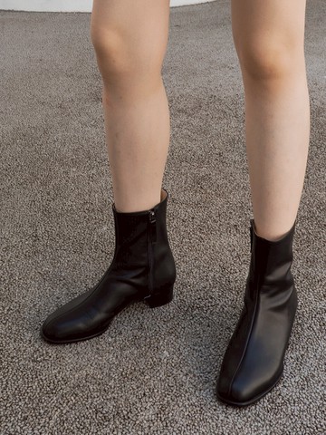 NO. Margaret Simple Ankle Boots (Black)