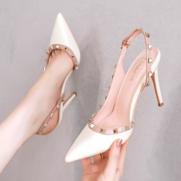 歐美明星款2024夏季新款細跟尖頭鉚釘涼鞋女半包頭一字扣帶高跟鞋