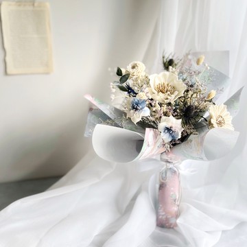 【日常好事‧花寓】永生花花束｜後花園夢境系列 冰島藍｜生日禮物 花禮 七夕情人節推薦 情人節花束
